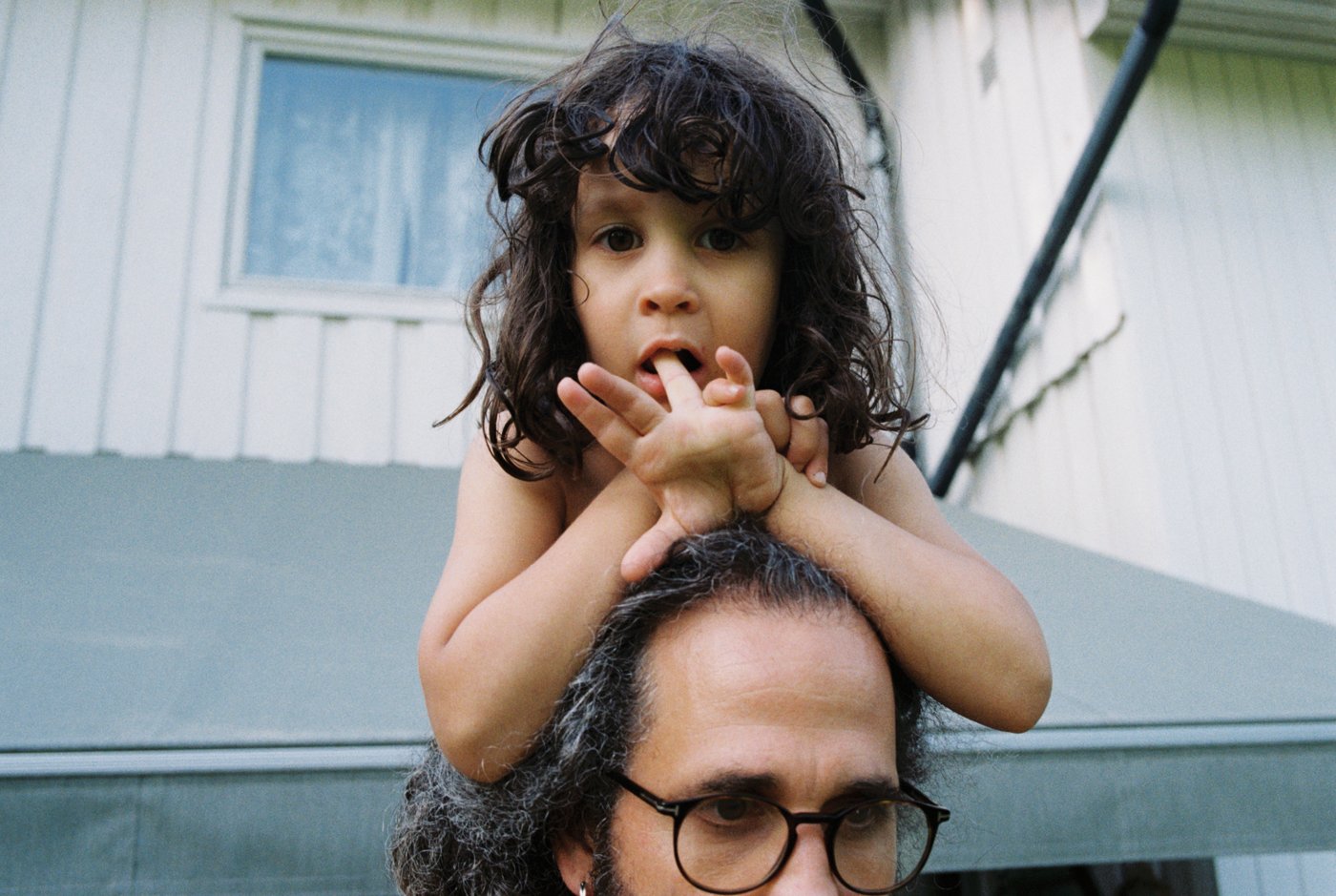 The big one riding on Jonatan's shoulders